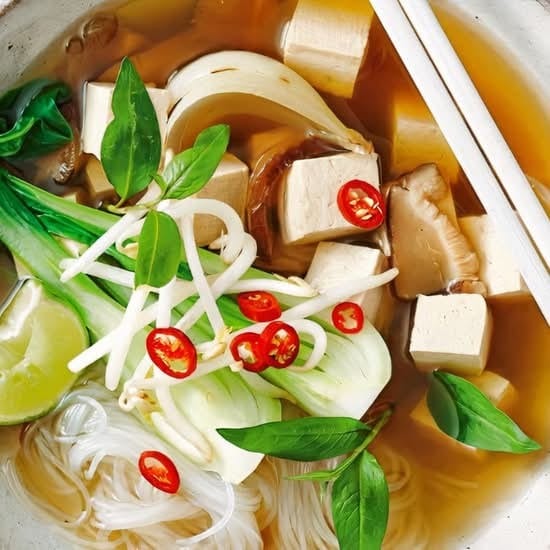35. Vegetarian Rice Noodle Soup / Phở Rau Cải.
