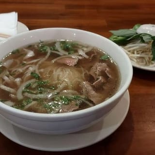 30. Rare Beef & Beef Tripe Noodle Soup / Phở Tái Sách