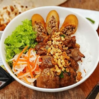 49. Vermicelli with Grilled Beef Rolls / Bún Bò Lụi