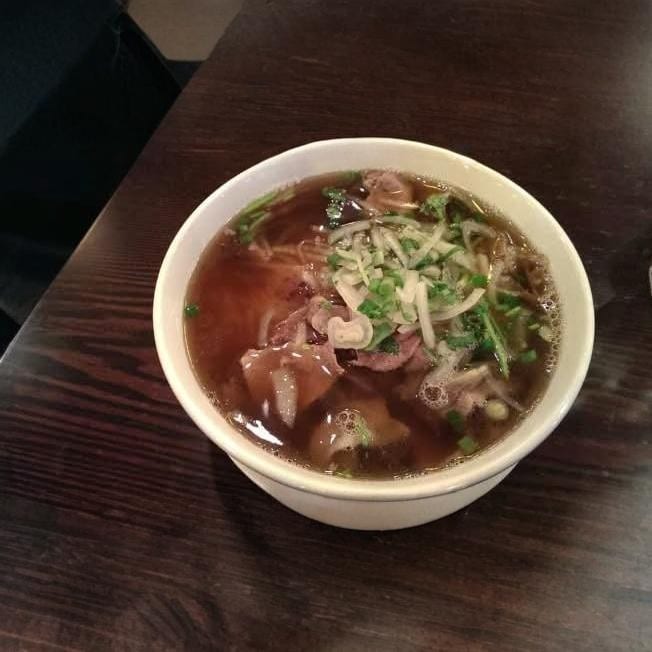 32. Beef Meat Balls Rice Noodle Soup / Phở Bò Viên.
