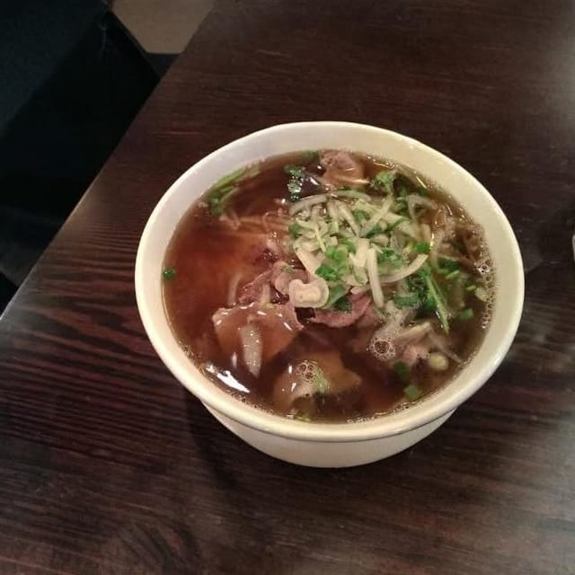 32. Beef Meat Balls Rice Noodle Soup / Phở Bò Viên.