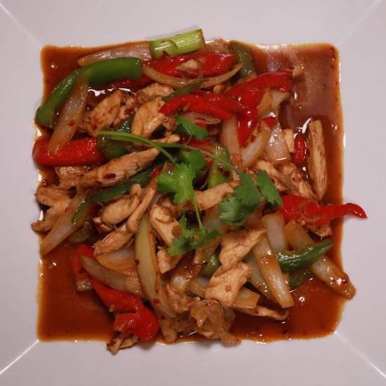 103. Chicken & Lemongrass / Gà Xào Sả Ớt.