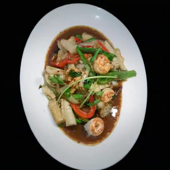 109. Squid & Shrimp with Lemongrass / Tôm Mực Xào Sả Ớt.