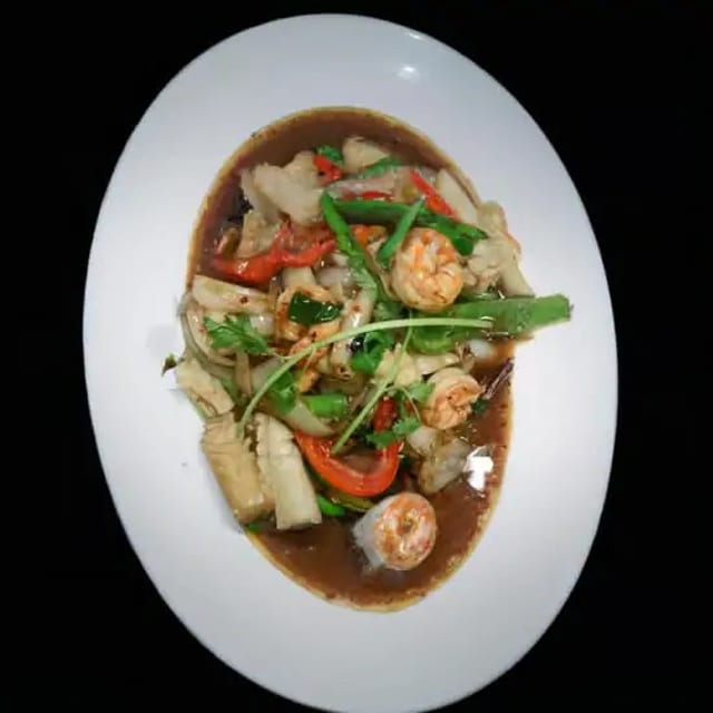 109. Squid & Shrimp with Lemongrass / Tôm Mực Xào Sả Ớt.