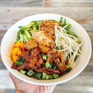 57. Vermicelli with Shrimp & Fried Spring Rolls / Bún Tôm Nướng Chả Giò