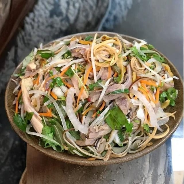 14. Chicken Salad / Gỏi Gà.