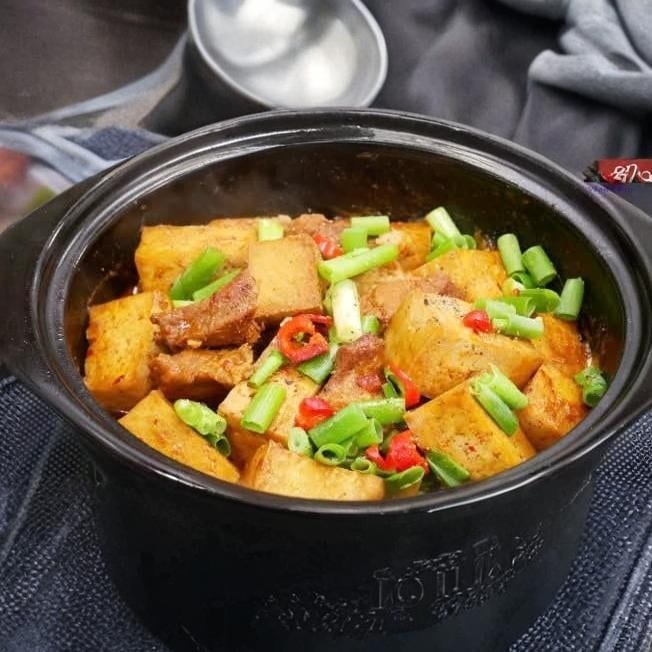 131. Pork & Tofu Simmered in Caramel Sauce / Thịt Heo Tào Hủ Kho Tộ.